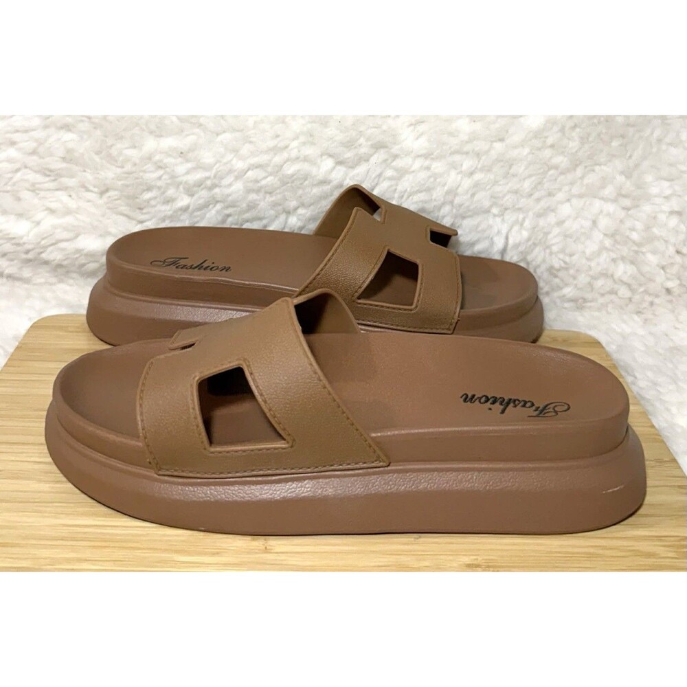 Women’s Brown Henley Cutout Sandals Size 8.5 Slip On Comfort Flats NEW